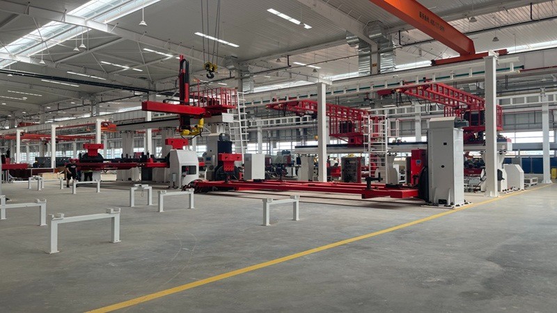 機器人吊裝龍門軌道焊接